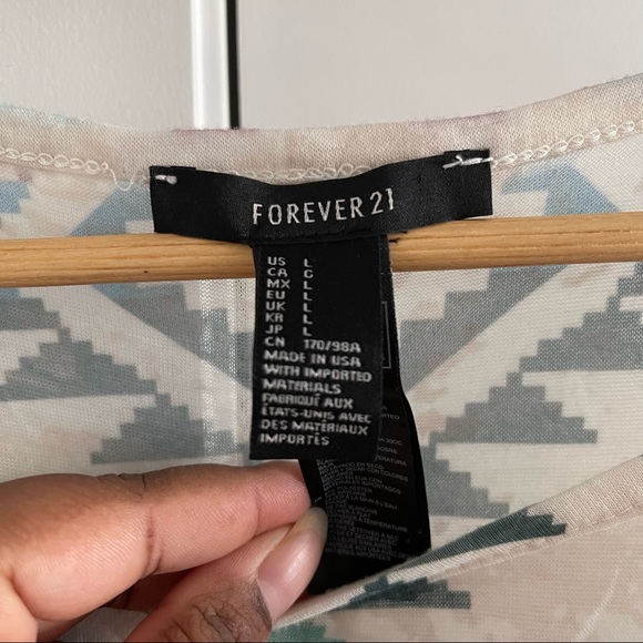 Tribal print Flowy tunic top - Picture 4 of 7